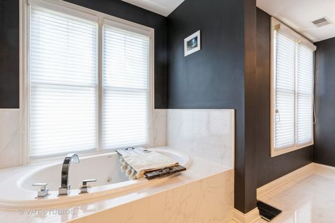 Tiny photo for 1867 Admiral Court, Glenview, IL 60026 (MLS # 12526458)