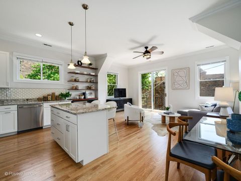 Tiny photo for 653 W BARRY Avenue #2S, Chicago, IL 60657 (MLS # 12631594)