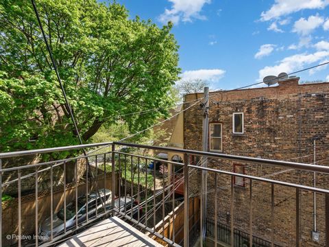 Tiny photo for 653 W BARRY Avenue #2S, Chicago, IL 60657 (MLS # 12631594)