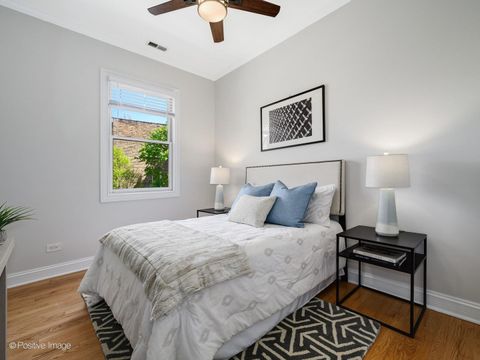 Tiny photo for 653 W BARRY Avenue #2S, Chicago, IL 60657 (MLS # 12631594)