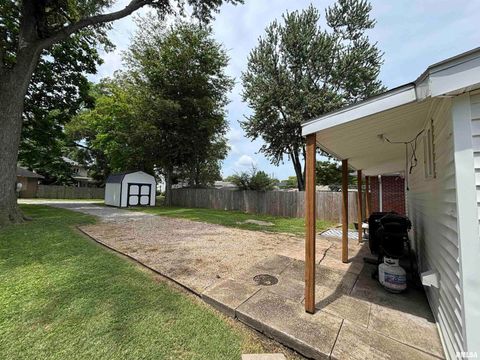 Tiny photo for 510 1/2 E 6TH Street, Metropolis, IL 62960 (MLS # EB458921)