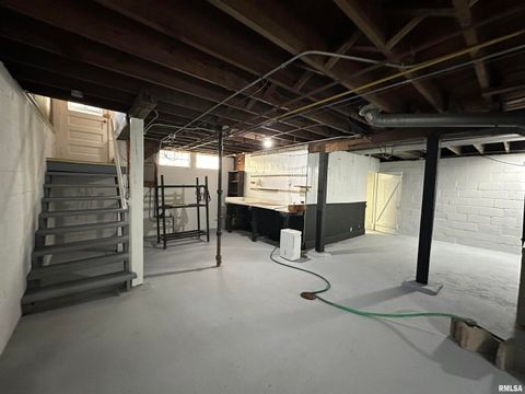 Tiny photo for 2215 GRAND Avenue, Davenport, IA 52803 (MLS # QC4267825)