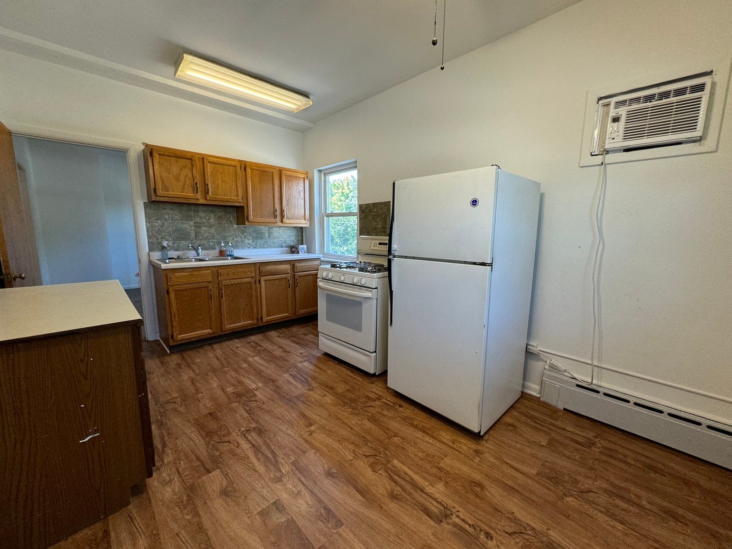 3S230 Warren Avenue 4