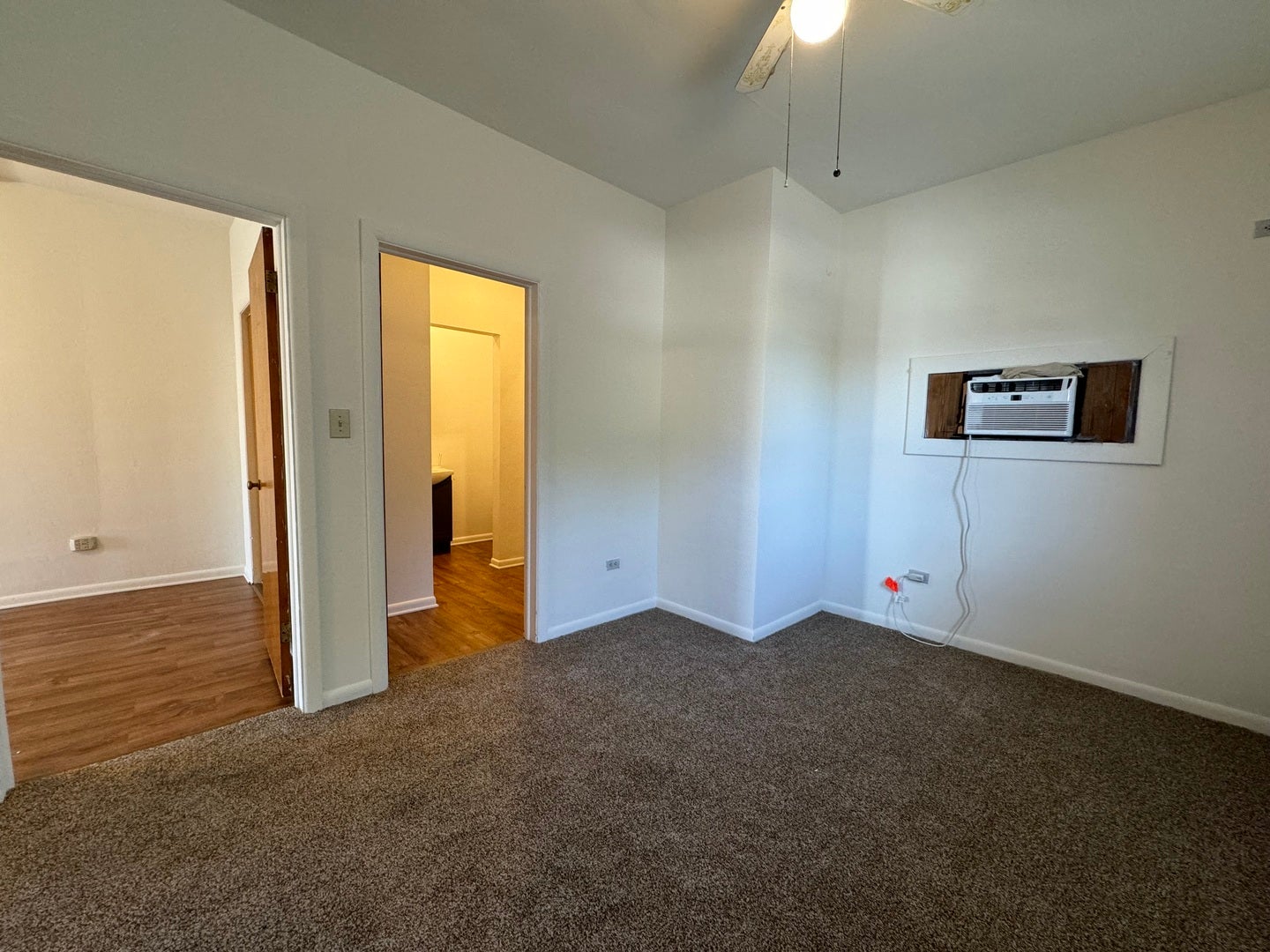 3S230 Warren Avenue 4