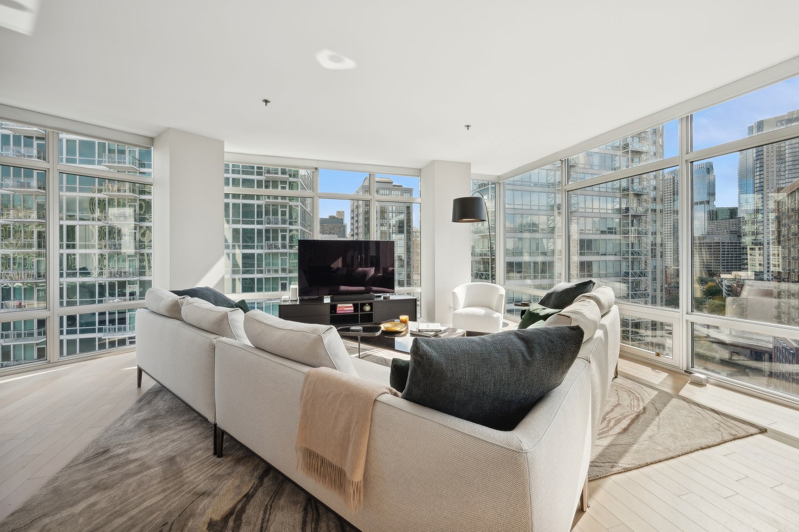 510 W Erie Street 1201