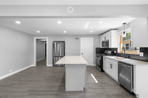 Tiny photo for 10019 S Tripp Avenue, Oak Lawn, IL 60453 (MLS # 12768386)