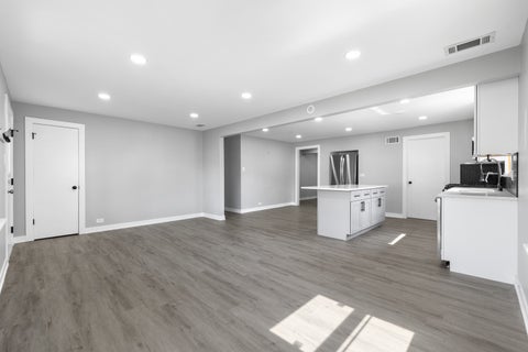 Tiny photo for 10019 S Tripp Avenue, Oak Lawn, IL 60453 (MLS # 12768386)