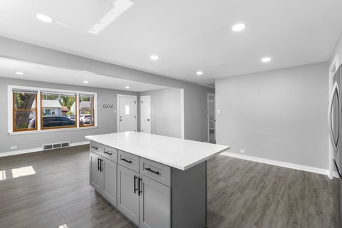 Tiny photo for 10019 S Tripp Avenue, Oak Lawn, IL 60453 (MLS # 12768386)