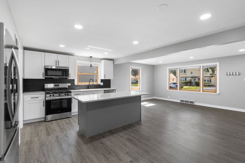 Tiny photo for 10019 S Tripp Avenue, Oak Lawn, IL 60453 (MLS # 12768386)
