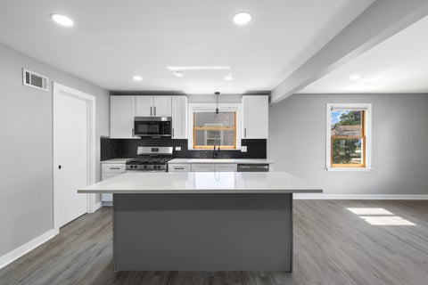 Tiny photo for 10019 S Tripp Avenue, Oak Lawn, IL 60453 (MLS # 12768386)