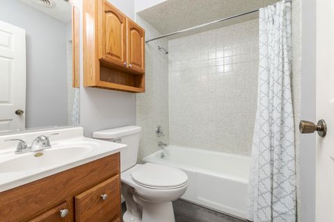 Tiny photo for 1111 E Jefferson Street #1, Bloomington, IL 61701 (MLS # 12599853)