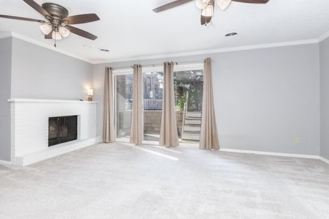 Tiny photo for 1111 E Jefferson Street #1, Bloomington, IL 61701 (MLS # 12599853)