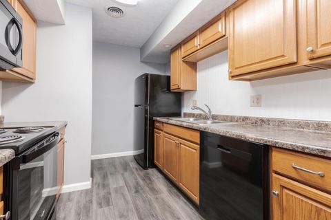 Tiny photo for 1111 E Jefferson Street #1, Bloomington, IL 61701 (MLS # 12599853)