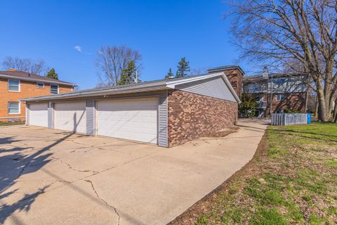 Tiny photo for 1111 E Jefferson Street #1, Bloomington, IL 61701 (MLS # 12599853)