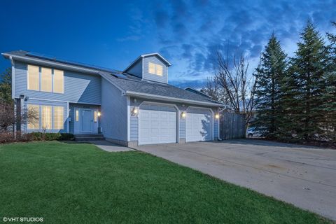 2215 Yeoman Street Waukegan IL 60087