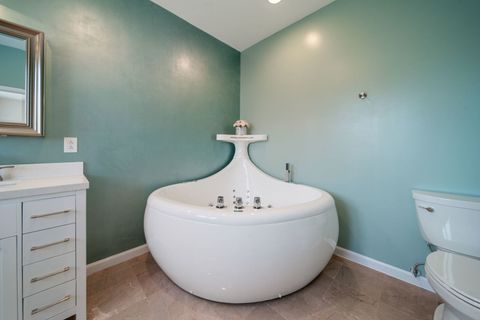 Tiny photo for 701 OAKTON Street, Park Ridge, IL 60068 (MLS # 12654612)
