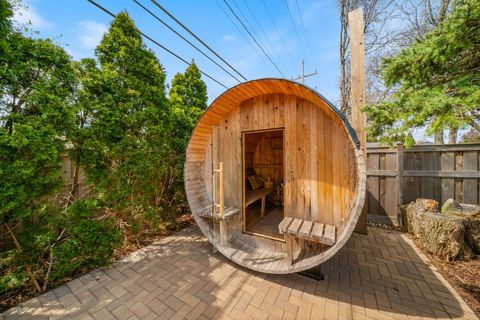 Tiny photo for 701 OAKTON Street, Park Ridge, IL 60068 (MLS # 12654612)
