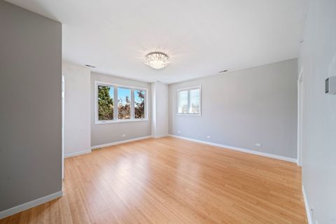 Tiny photo for 701 OAKTON Street, Park Ridge, IL 60068 (MLS # 12654612)
