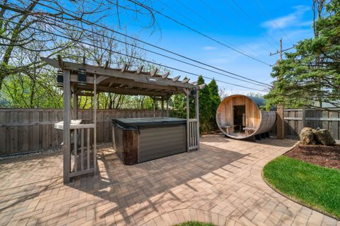 Tiny photo for 701 OAKTON Street, Park Ridge, IL 60068 (MLS # 12654612)