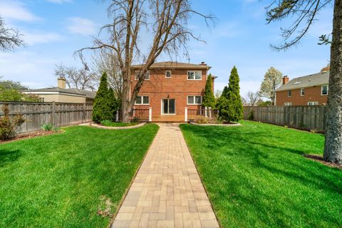 Tiny photo for 701 OAKTON Street, Park Ridge, IL 60068 (MLS # 12654612)