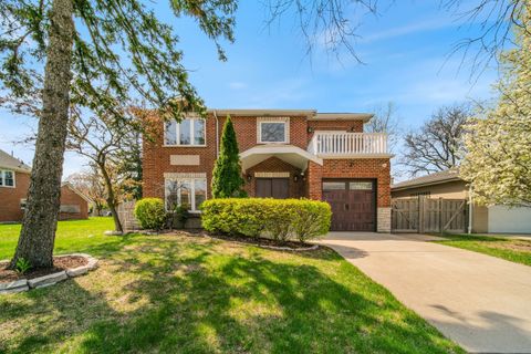Photo of 701 OAKTON Street, Park Ridge, IL 60068 (MLS # 12654612)