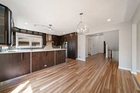 Tiny photo for 701 OAKTON Street, Park Ridge, IL 60068 (MLS # 12654612)