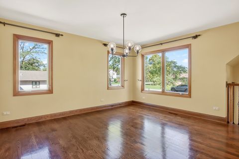 Tiny photo for 1417 E Joyce Avenue, Palatine, IL 60074 (MLS # 12458010)