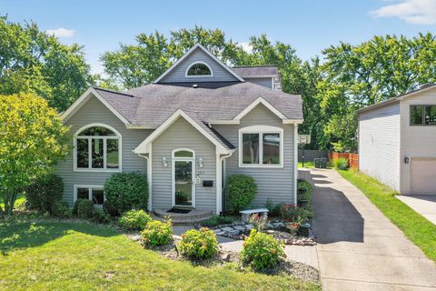 Tiny photo for 1417 E Joyce Avenue, Palatine, IL 60074 (MLS # 12458010)