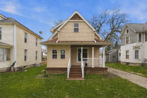 Photo of 323 Douglas Avenue, Dixon, IL 61021 (MLS # 12693124)