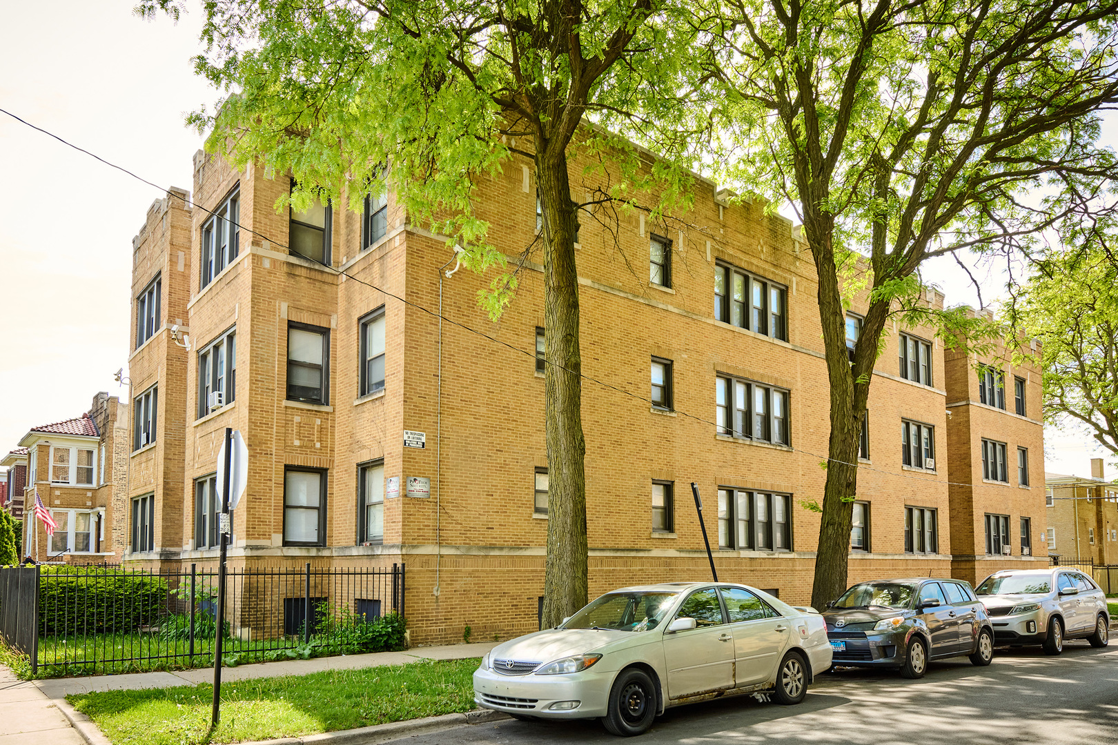 5449-51 W Quincy Street
