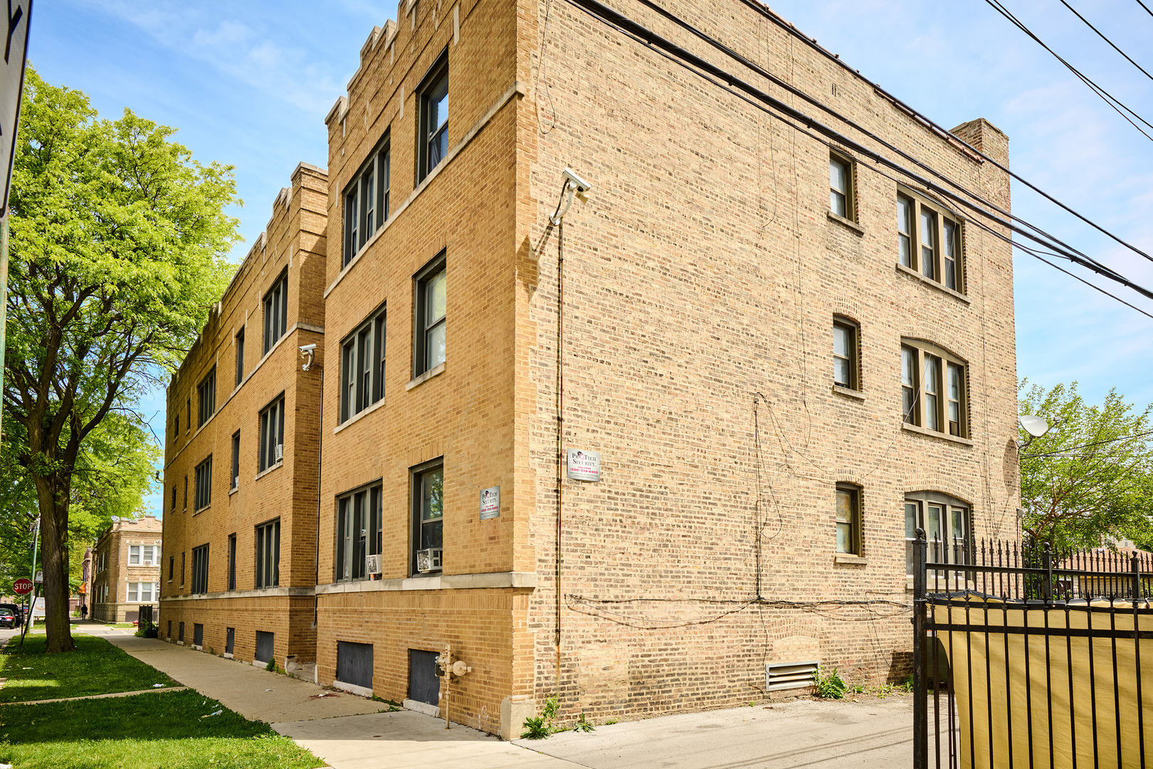 5449-51 W Quincy Street