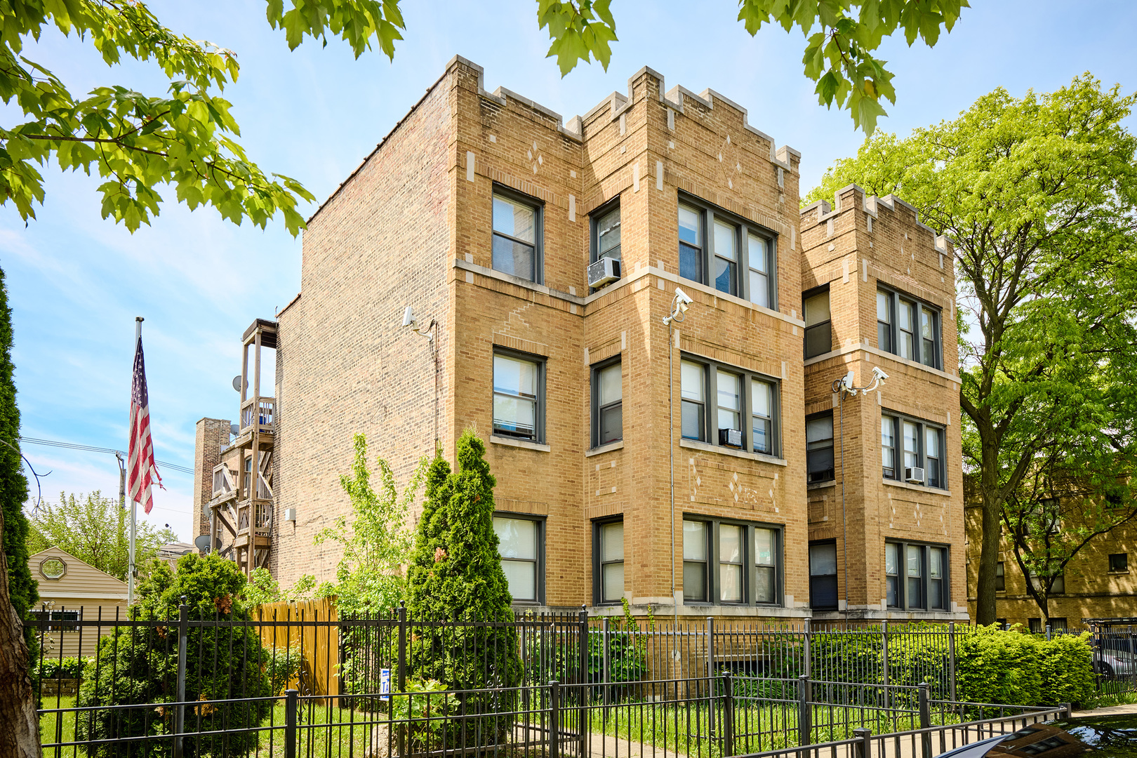 5449-51 W Quincy Street