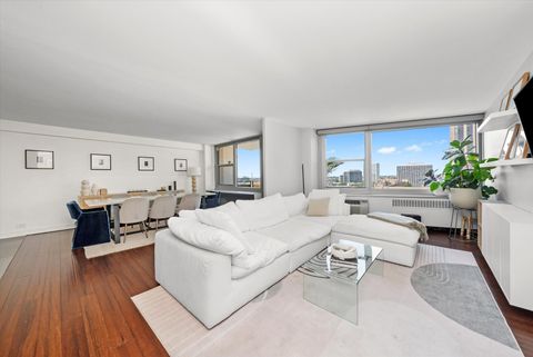 Tiny photo for 555 W Cornelia Avenue #1311, Chicago, IL 60657 (MLS # 12452833)