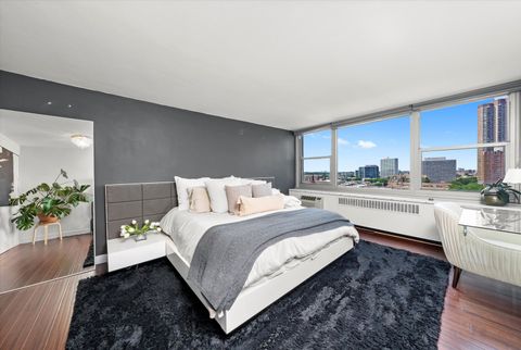Tiny photo for 555 W Cornelia Avenue #1311, Chicago, IL 60657 (MLS # 12452833)