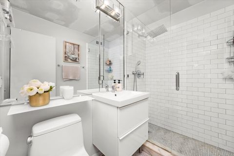 Tiny photo for 555 W Cornelia Avenue #1311, Chicago, IL 60657 (MLS # 12452833)