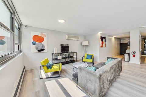 Tiny photo for 555 W Cornelia Avenue #1311, Chicago, IL 60657 (MLS # 12452833)