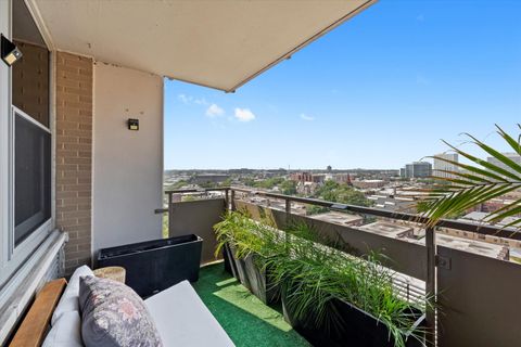 Tiny photo for 555 W Cornelia Avenue #1311, Chicago, IL 60657 (MLS # 12452833)