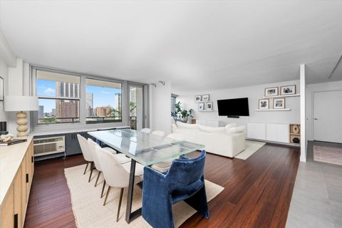 Tiny photo for 555 W Cornelia Avenue #1311, Chicago, IL 60657 (MLS # 12452833)