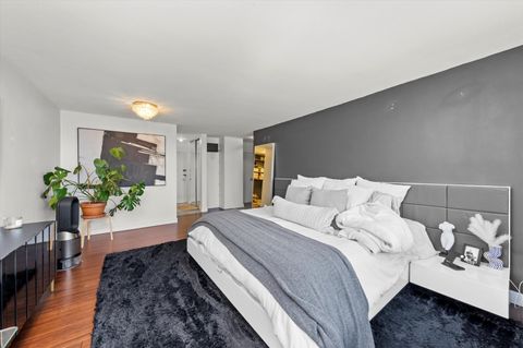 Tiny photo for 555 W Cornelia Avenue #1311, Chicago, IL 60657 (MLS # 12452833)