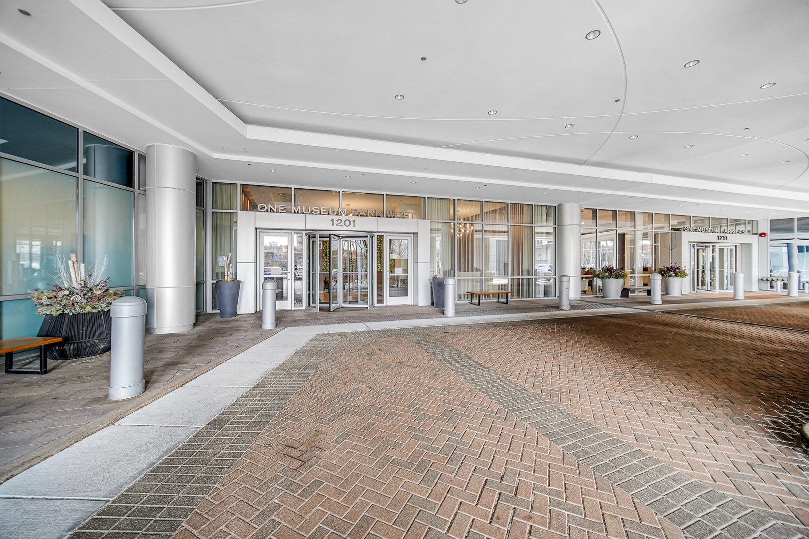 1201 S Prairie Avenue 3604