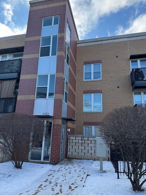 2257 W Lake Street 203 Chicago IL 60612