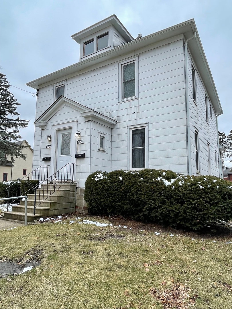 419 1/2 N 6th Street UPPER