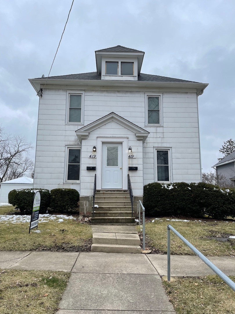 419 1/2 N 6th Street UPPER