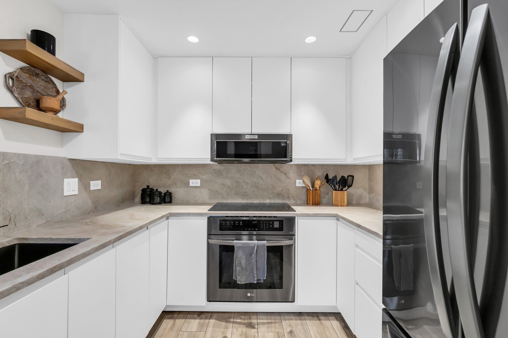 2060 N Rand Road 101