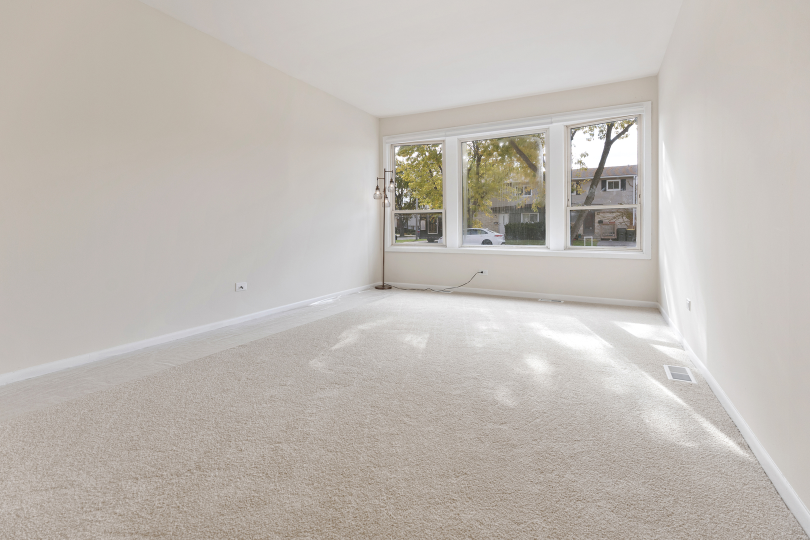 9128 Hollyberry Avenue