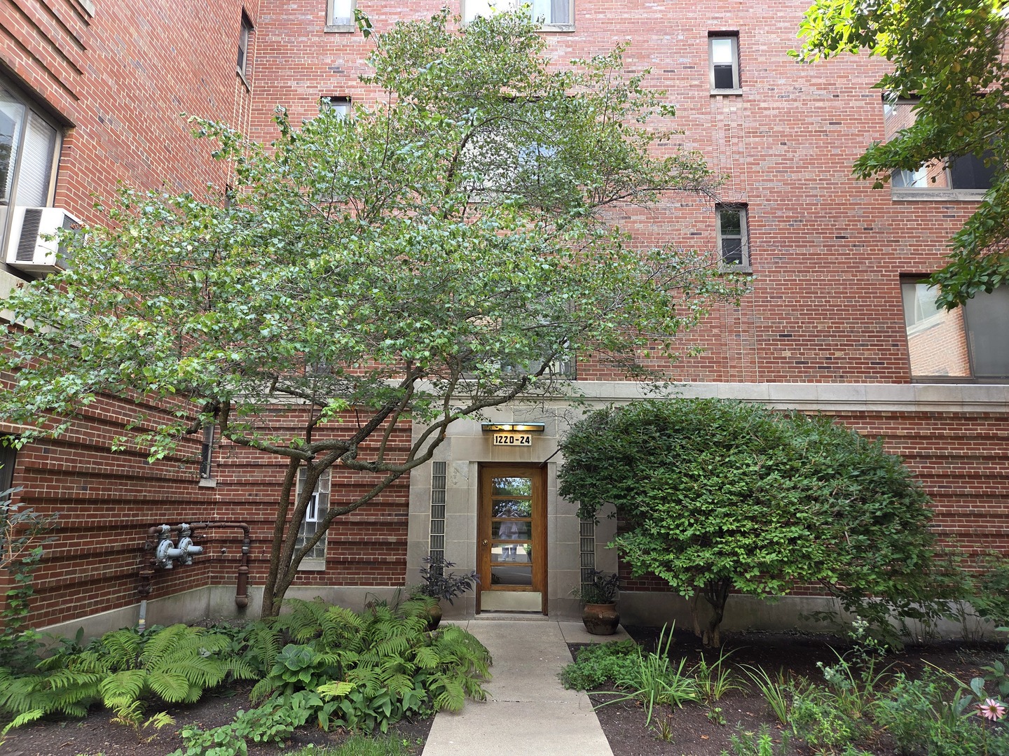 1220 W Chase Avenue 2G