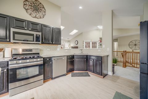 Tiny photo for 2481 Stoughton Circle, Aurora, IL 60502 (MLS # 12467579)