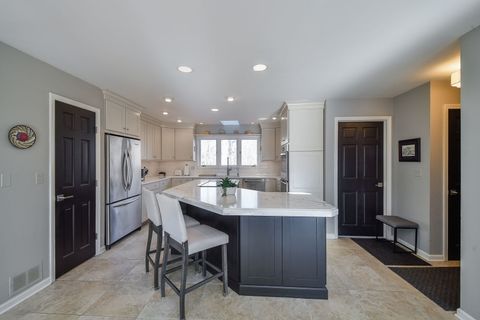 Tiny photo for 1907 Shoreline Drive, St. Charles, IL 60174 (MLS # 12559765)