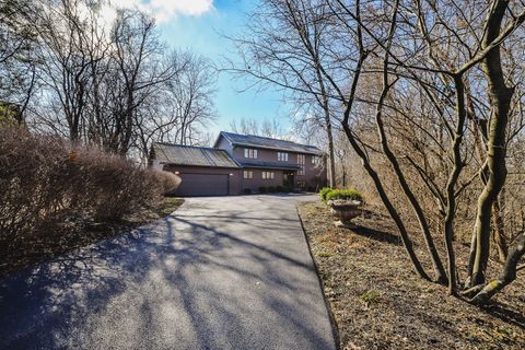 Photo of 1907 Shoreline Drive, St. Charles, IL 60174 (MLS # 12559765)