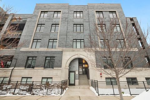 Photo of 5748 N Hermitage Avenue #104, Chicago, IL 60660 (MLS # 12551457)